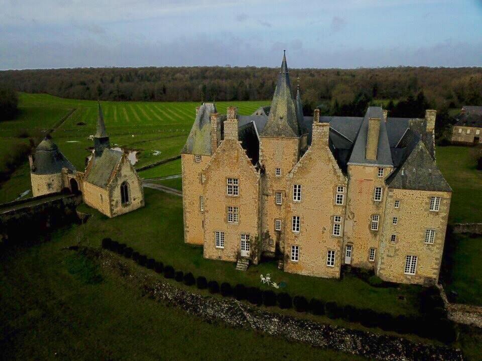 Chateau De Bourgon Montourtier ภายนอก รูปภาพ
